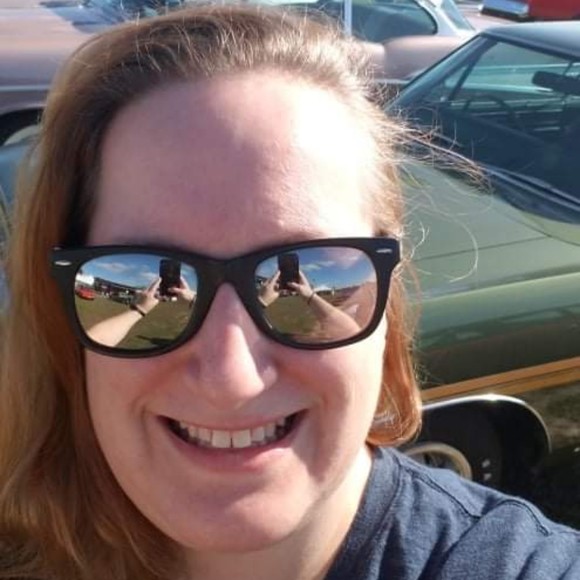 Meet your Posher, Kathryn - Picture 2 of 2